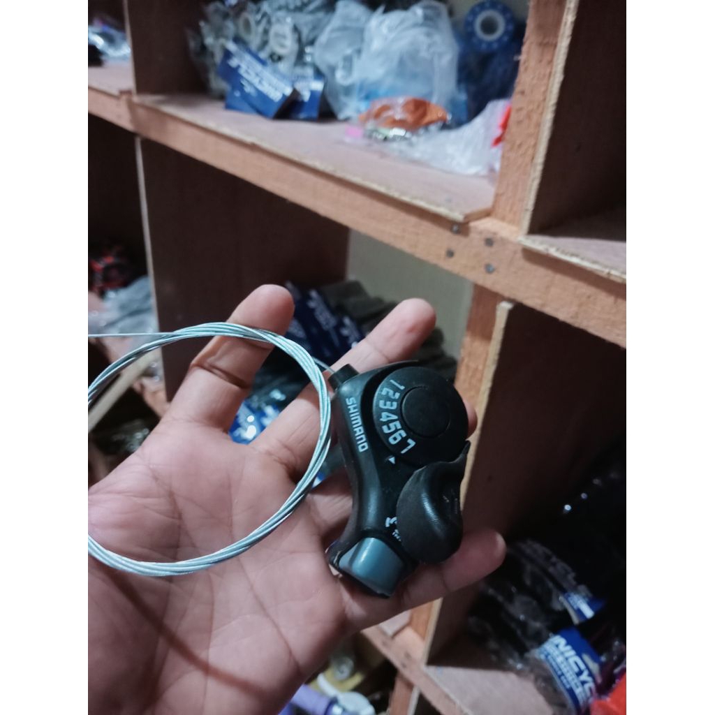 sifter shimano,operan gigi speed 7 sepeda gunung