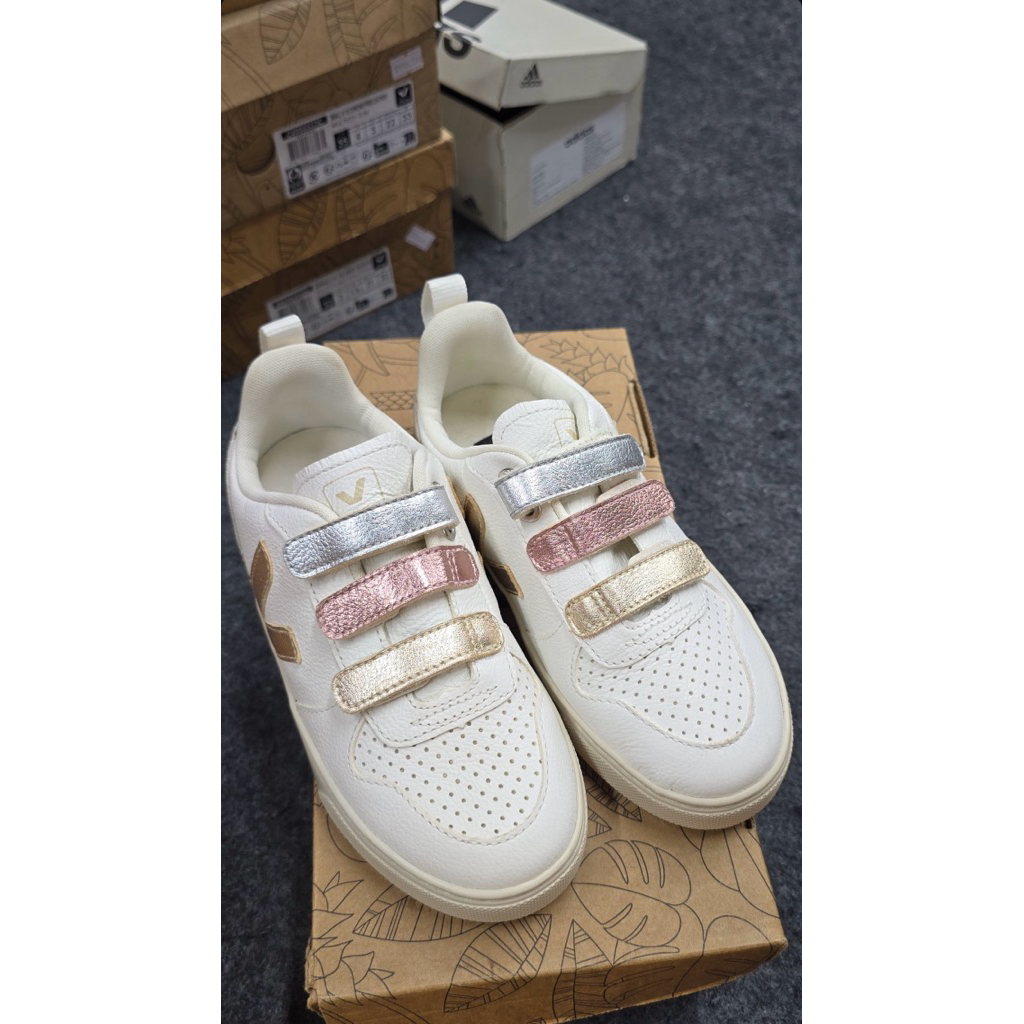 Veja V10 Chromefree Leather Multico White Shiny size 33 (New)