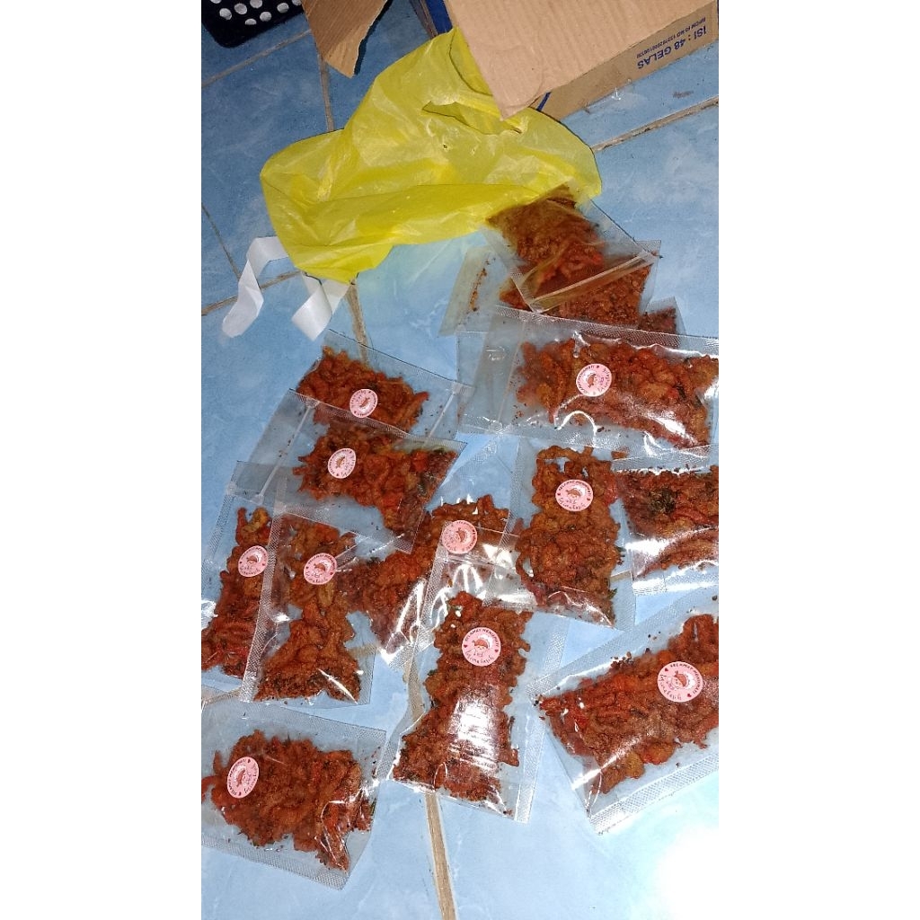 

usus ayam krispi pedas