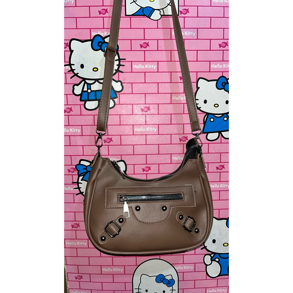 tas selempang coklat