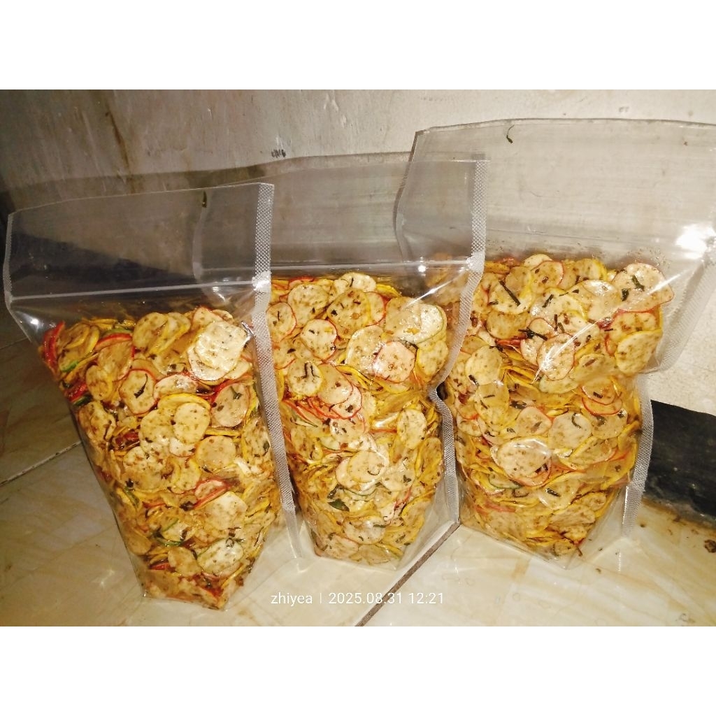 

kerupuk seblak enak gurih halal extra daun jeruk