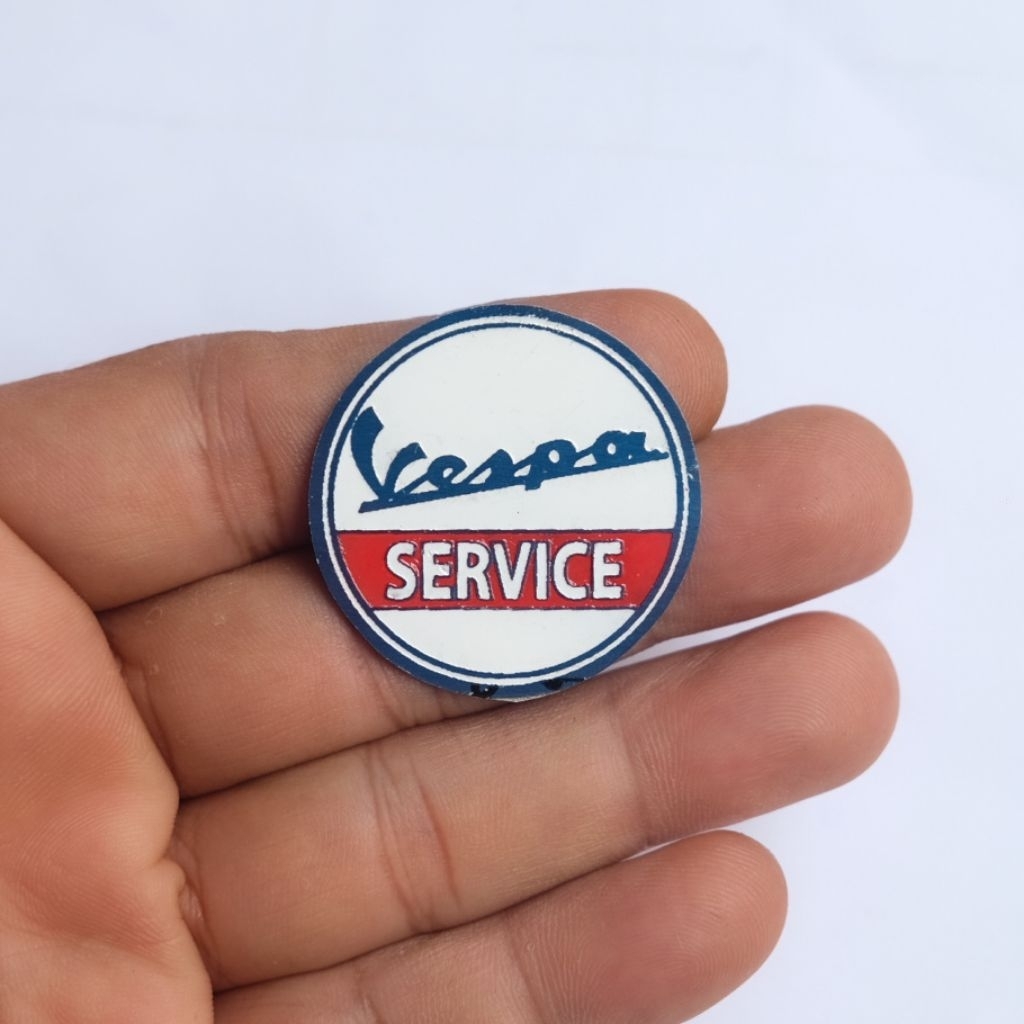 Enamel Pin Vespa Service