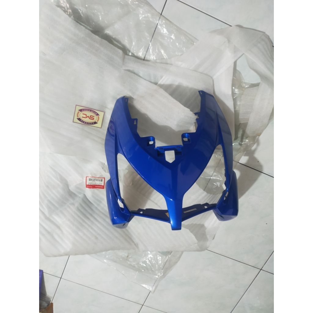 64301-KVB-930SBM COVER PANEL LAMPU DEPAN VARIO 110 KARBU BIRU ORI AHM