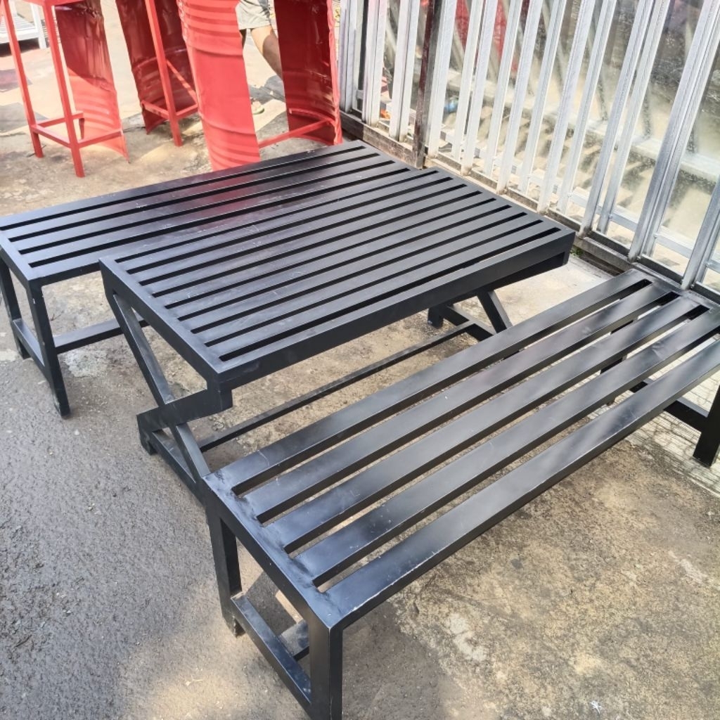 1 SET MEJA KURSI BESI KOKOH OUTDOOR/TAMAN