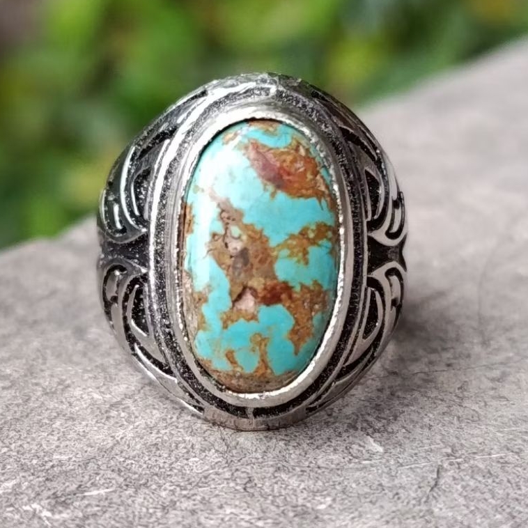 Pirus Persia Urat Emas