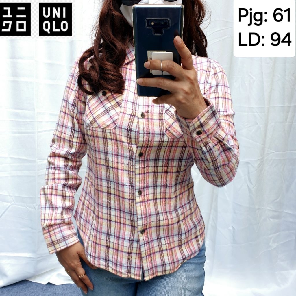 UNIQLO Baju Atasan Kemeja Flanel Flannel Lengan Panjang Wanita