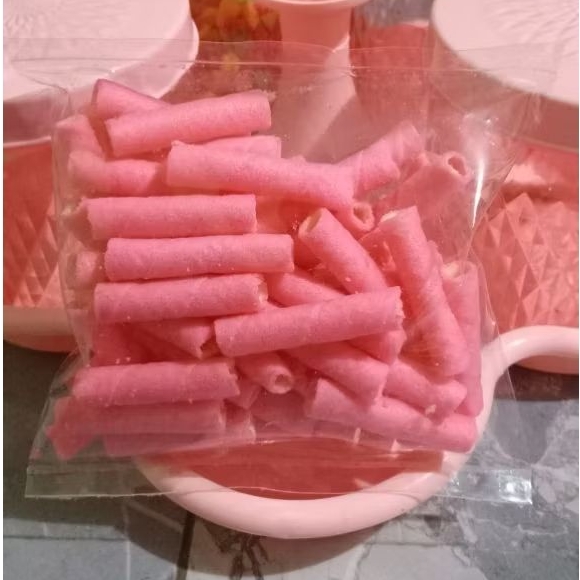 

Kue astor tradisional, Kue wafer roll, cemilan manis. Kemasan 100 gram (5 ribu) dan 200 gram (10 ribu)