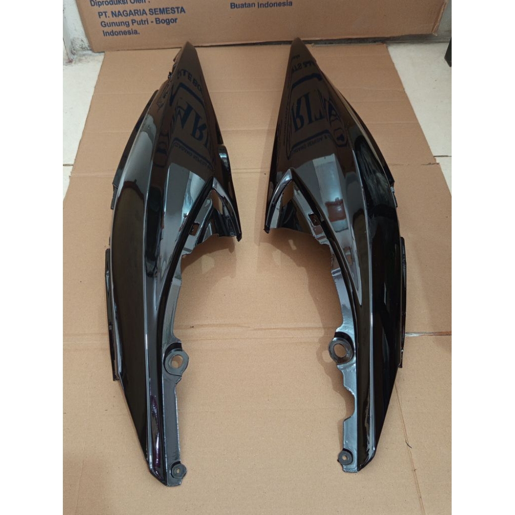 Cover body belakang kanan kiri honda revo fit fi injeksi bodi belakang R/L revo fi revo fit Narita