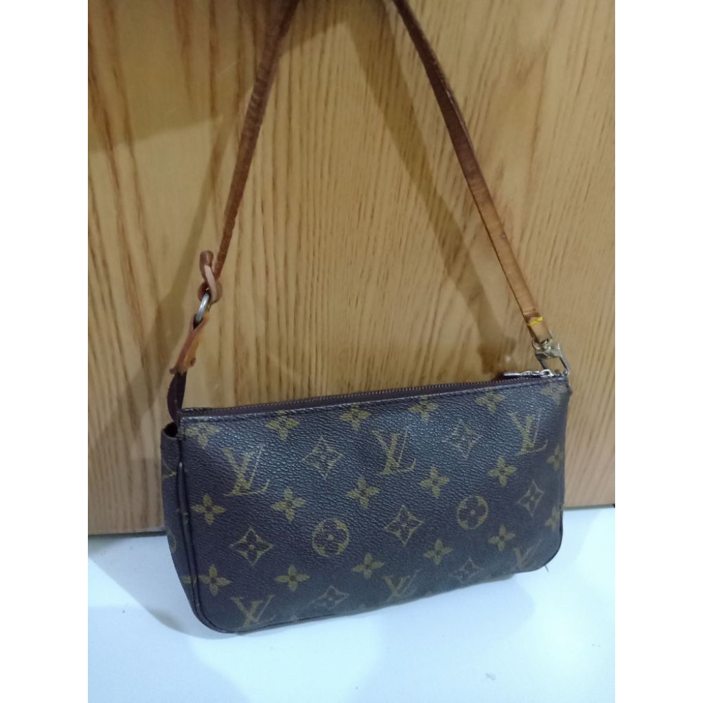 LV Pochette Monogram Vintage 1994 Preloved