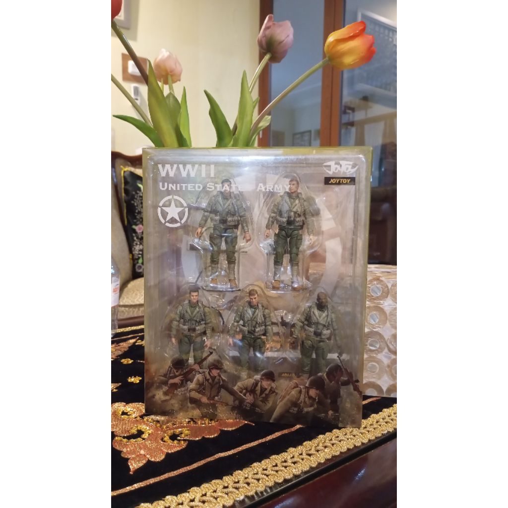 JOYTOY RARE ITEM - WWII US ARMY 5 FIGURES SET & ACCESORIES - MINT IN BOX - NEVER OPENED