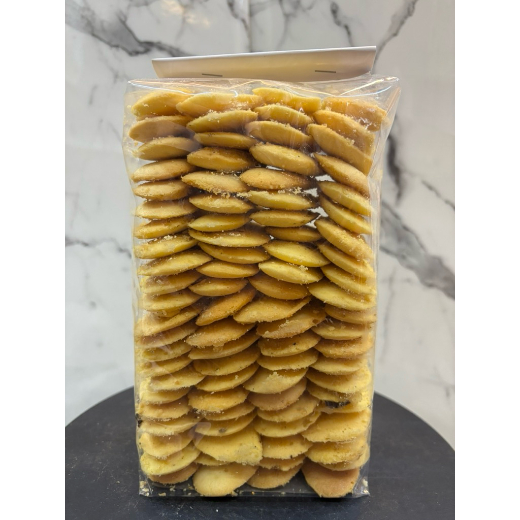 

Snackkings Kue Lidah Kucing Home Made Vanilla Original Wangi lembut dan Renyah Kualitas standar Premium kemasan plastik 500grm