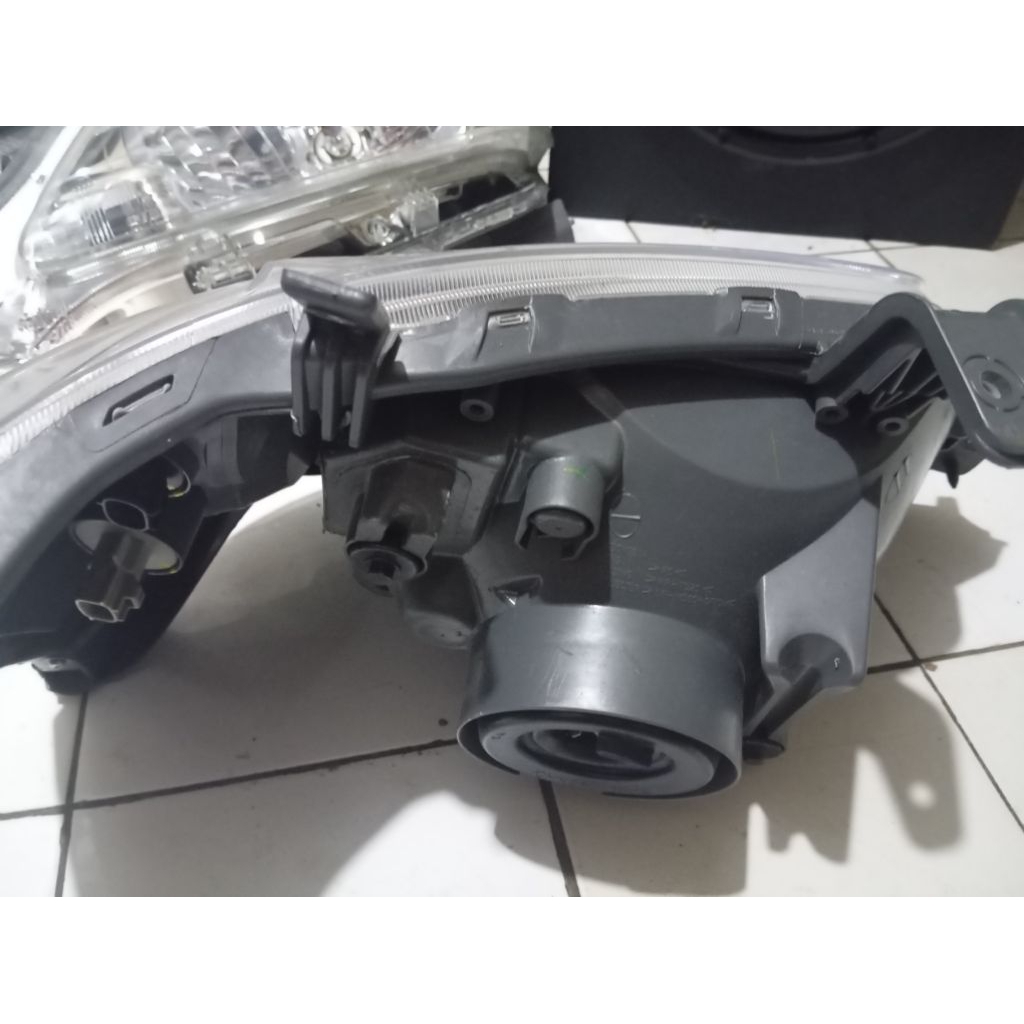 Headlamp Daihatsu GRANDMAX