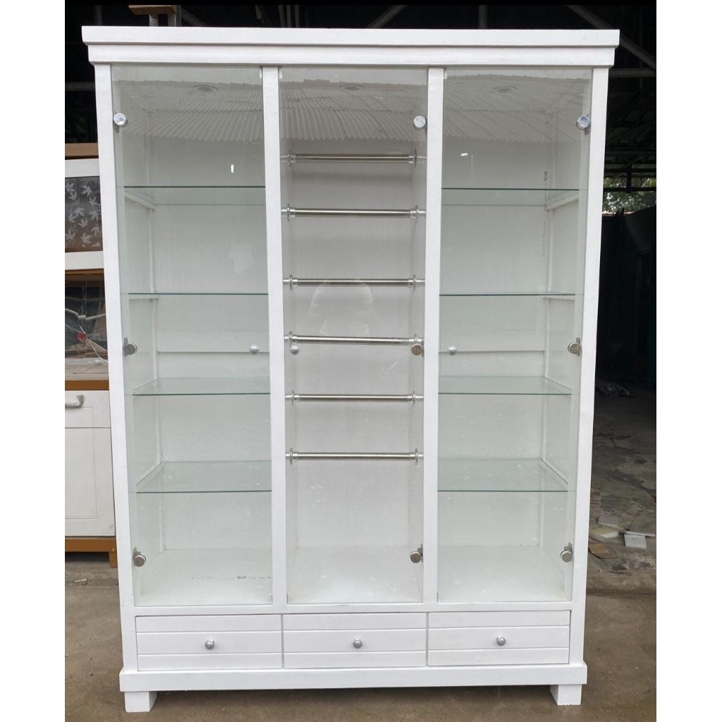 LEMARI KACA TAS DAN HIJAB