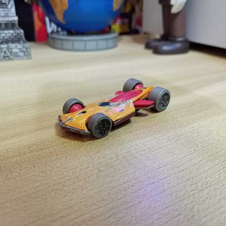 Hotwheels Battle Force 5 Saber Gold