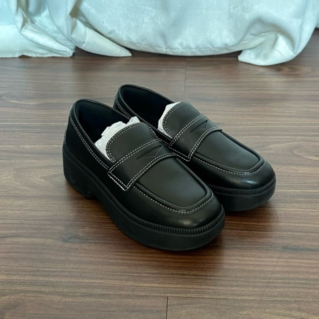 loafer kulit asli hitam fitflop - preloved