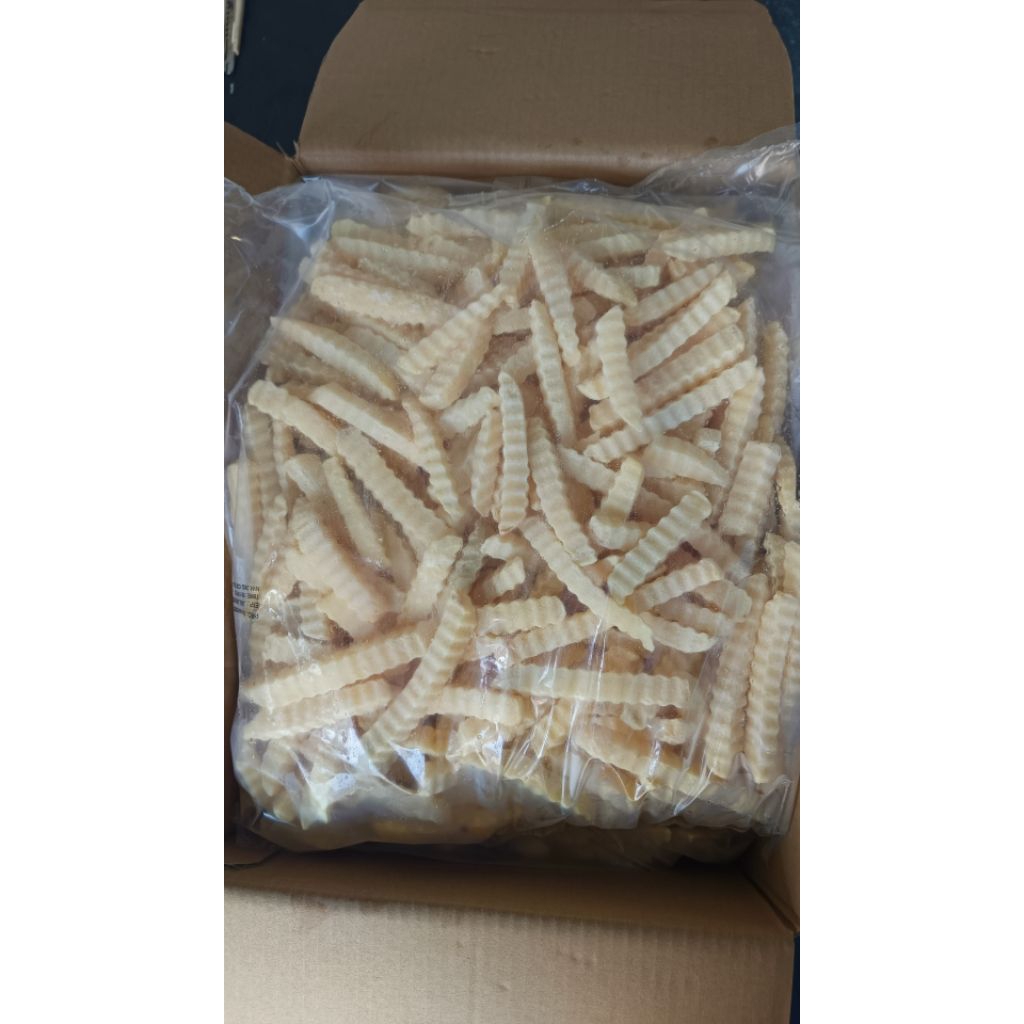 

KENTANG GORENG CRINKLE FROZEN SNOWVALLEY/French fries crinkle cut snowvalley 2kg