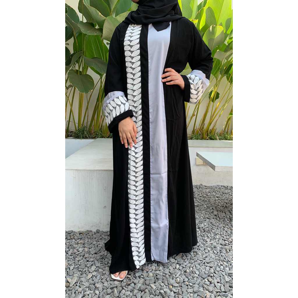 Abaya Maryam, abaya hitam jetblack kombinasi kain moscrepe polos dan brokat putih.
