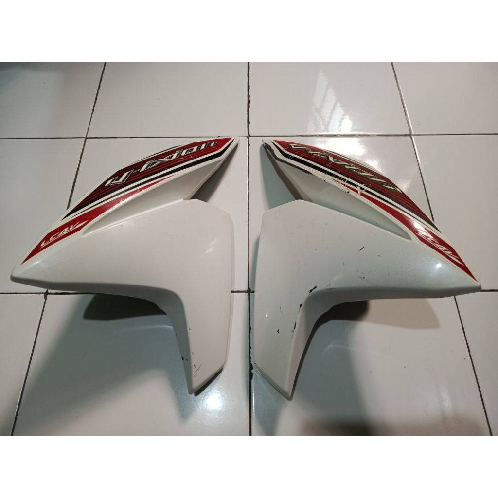 Shroud L R cover kupingan sayap tangki vixion new original