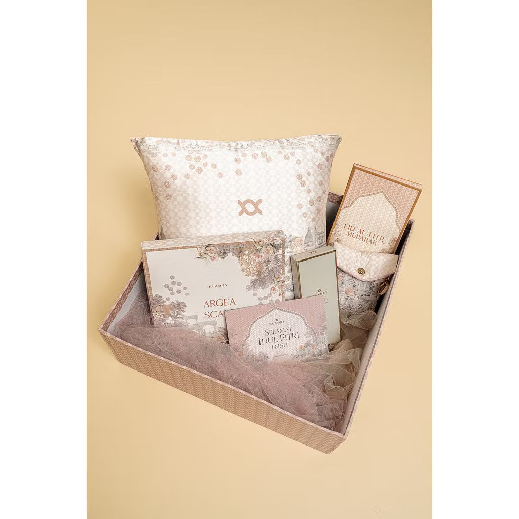 NEW Hampers Wearing klamby Scarf parfum blouse monogram