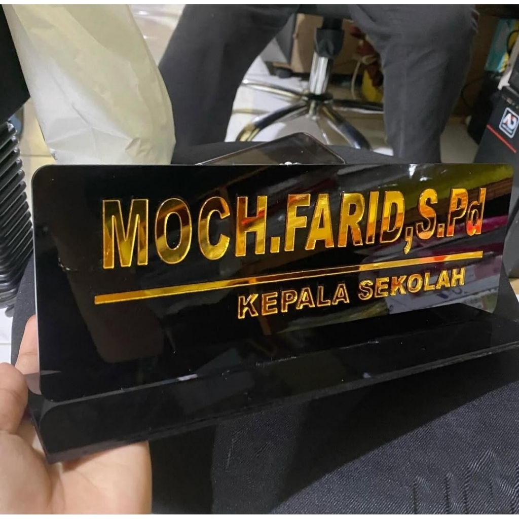 

PAPAN NAMA MEJA TIMBUL / PAPAN NAMA MEJA GOLD