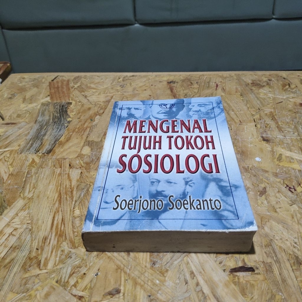 Buku Mengenal Tujuh Tokoh Sosiologi