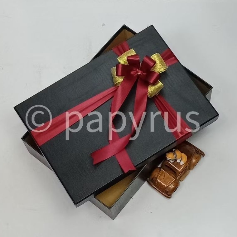 

PAPYRUS 25x35 Tinggi 5cm Kotak Kado Gift Box Hardbox Hampers V3