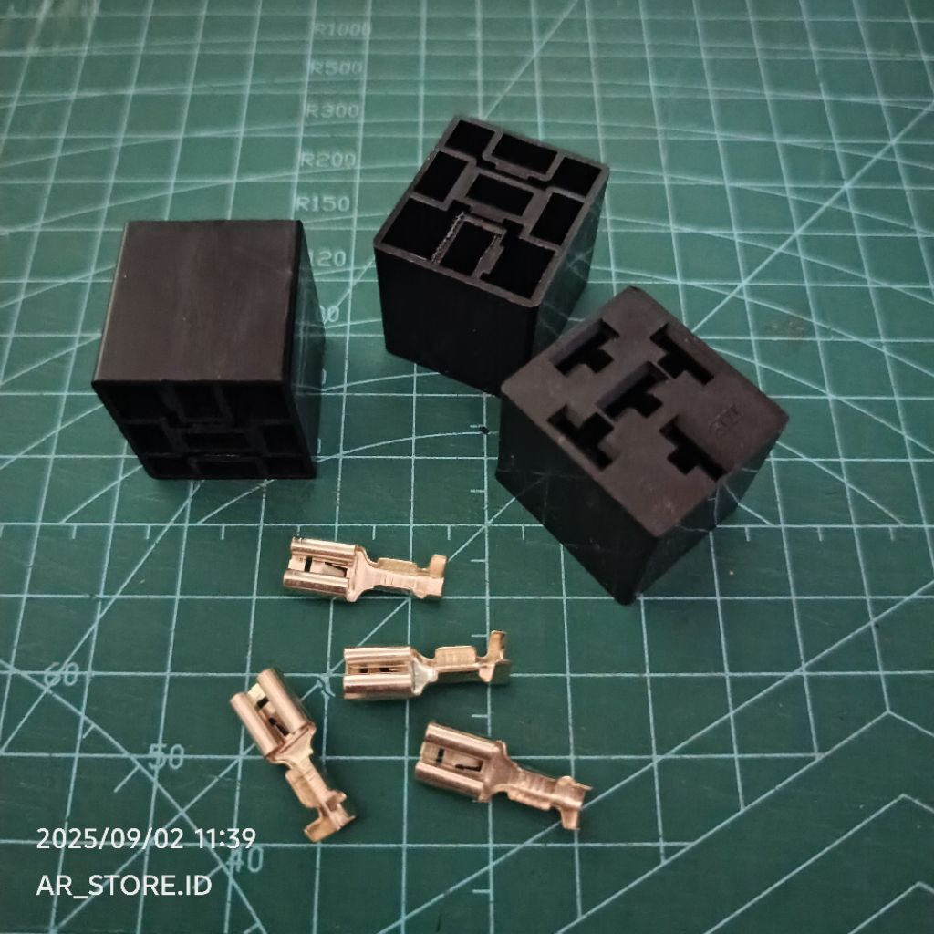 Soket Relay 4 Kaki Dudukan Rumah Relay 4P