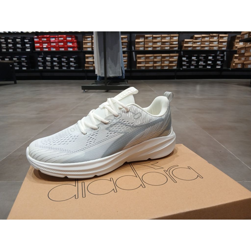 sepatu sport runing pria diadora original warna putih