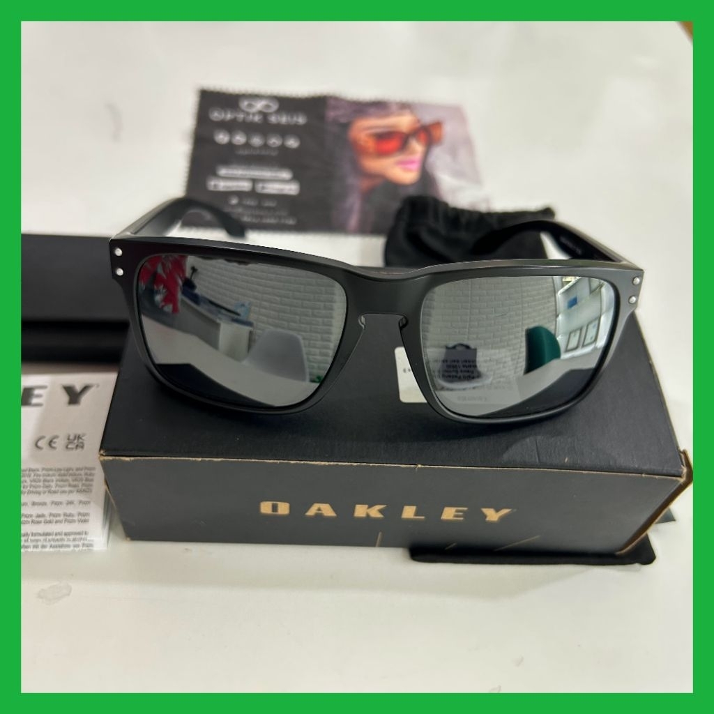 Oakley Holbrook Preloved