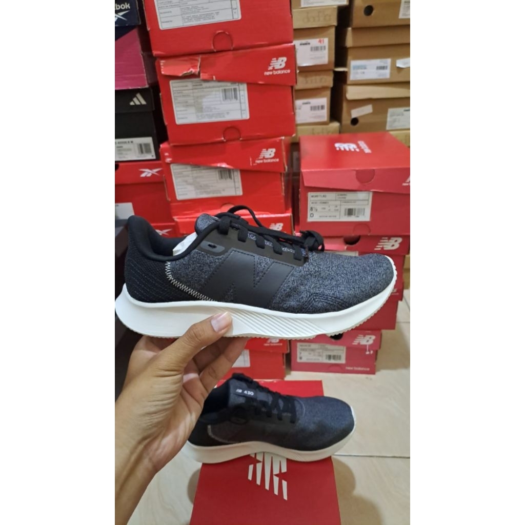 Sepatu New Balance 430 Women Warna Black