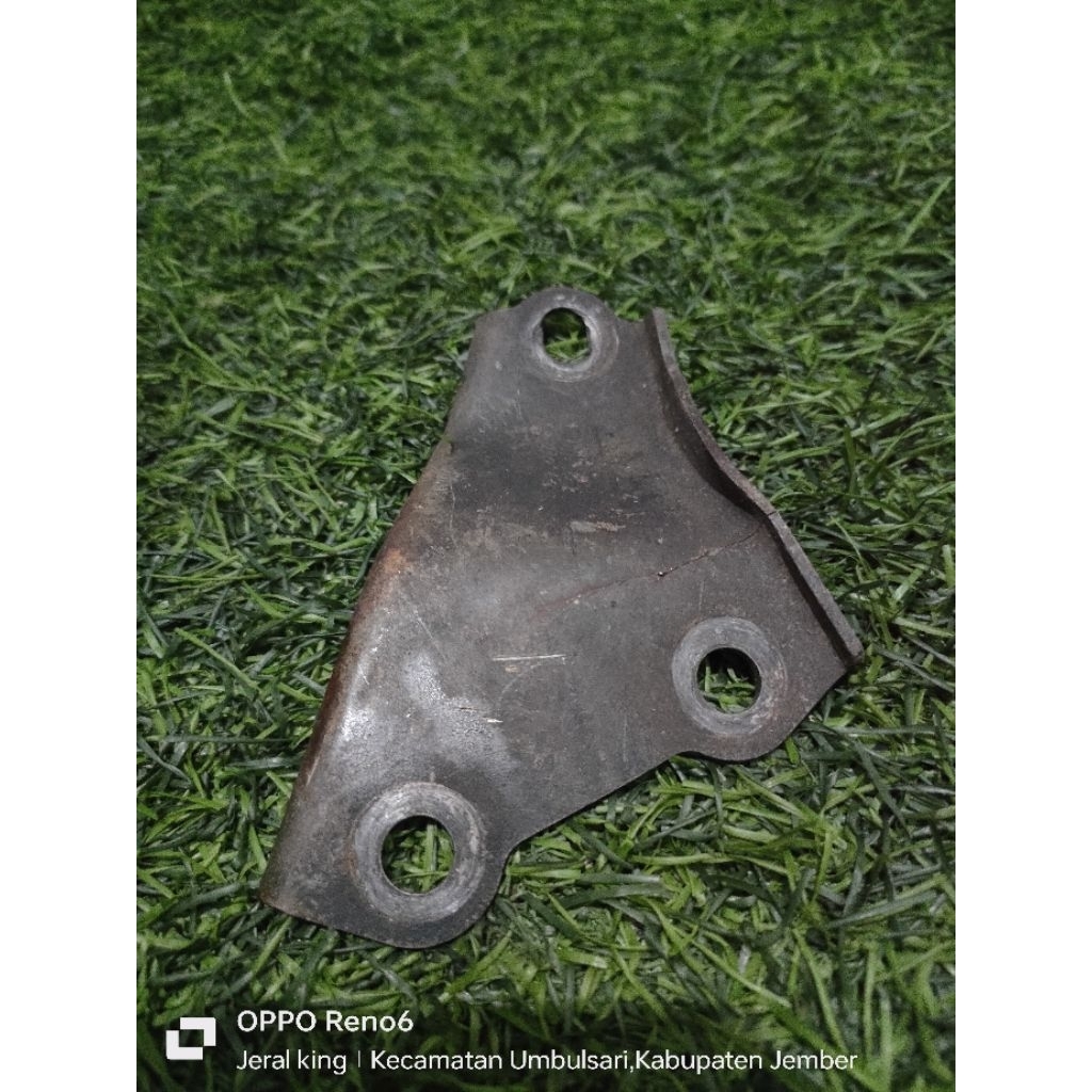 Breket Cylinder Head Yamaha Rxz Rzr Original