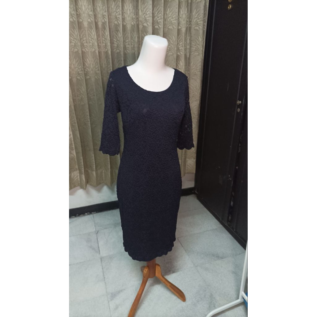 Preloved M&S brokat biru dongker Size M