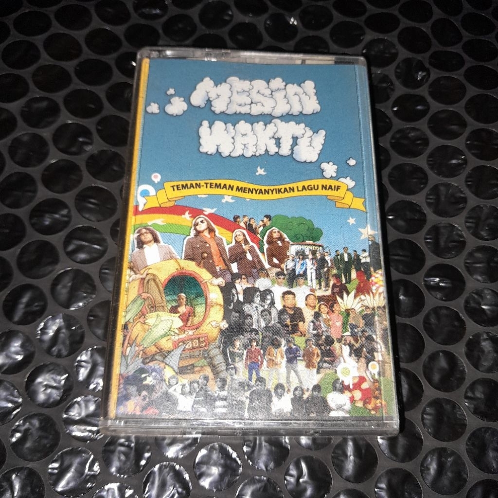 kaset pita naif mesin waktu