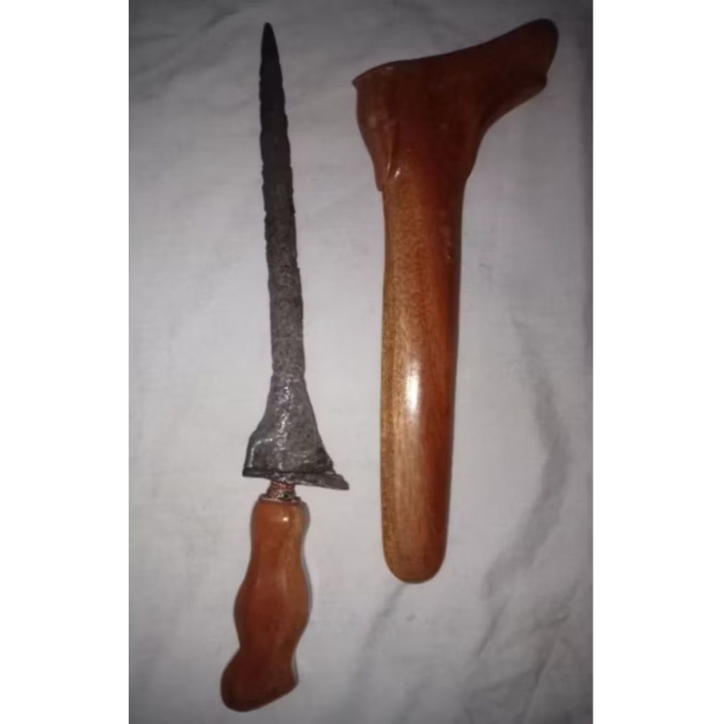 Keris Sepuh Temuan Sungai