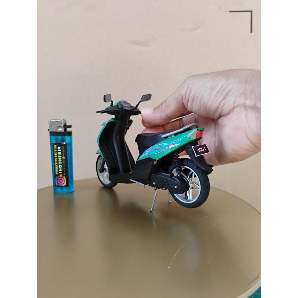 Diecast miniatur motor YAMAHA MIO Sporty Handmade Skala 1:12 Bisa Request