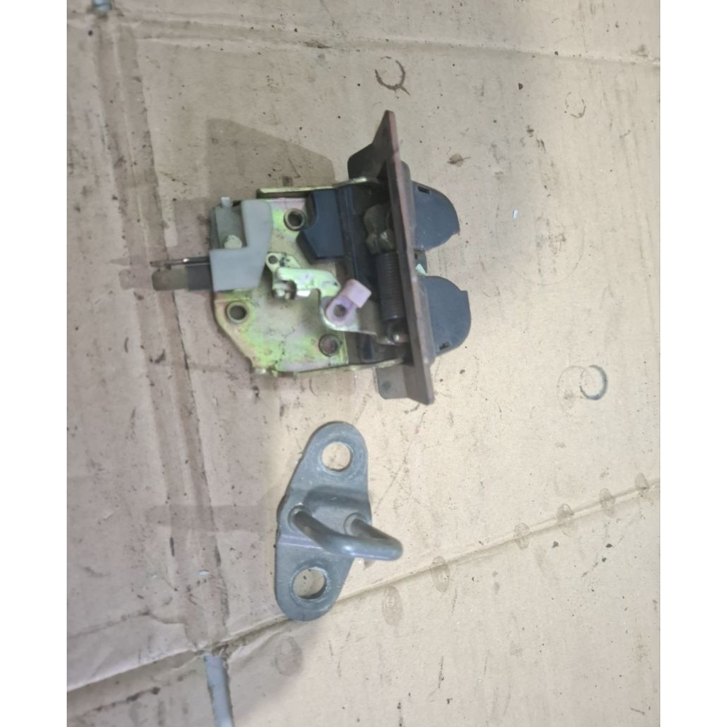 door lock doorlock kunci bagasi belakang accord cielo 94-98