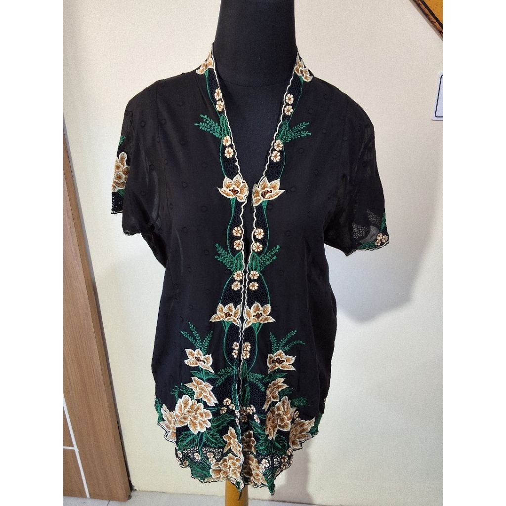 Kebaya Krancang Bordir/Kebaya Encim/Kebaya Bordir/Kebaya Bordir Encim/Kebaya Encim Bordir/Kebaya Hit