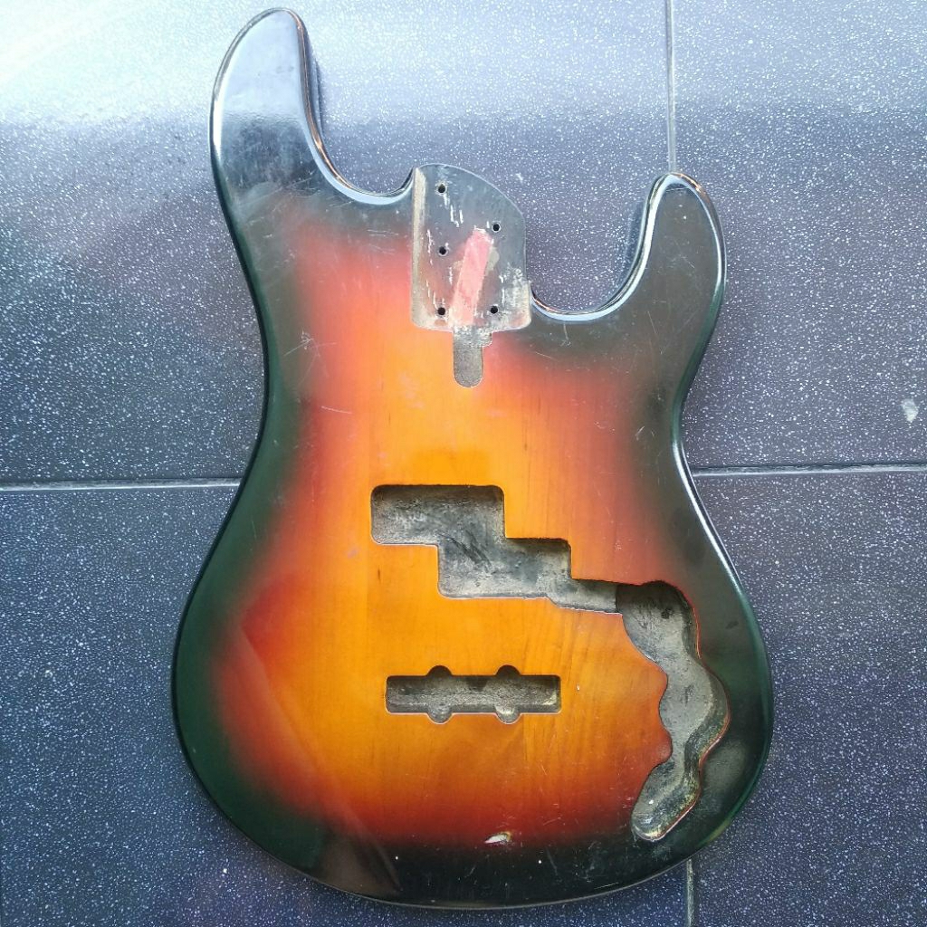 body gitar bass Original LEGATOR sunburst, BONUS pickup
