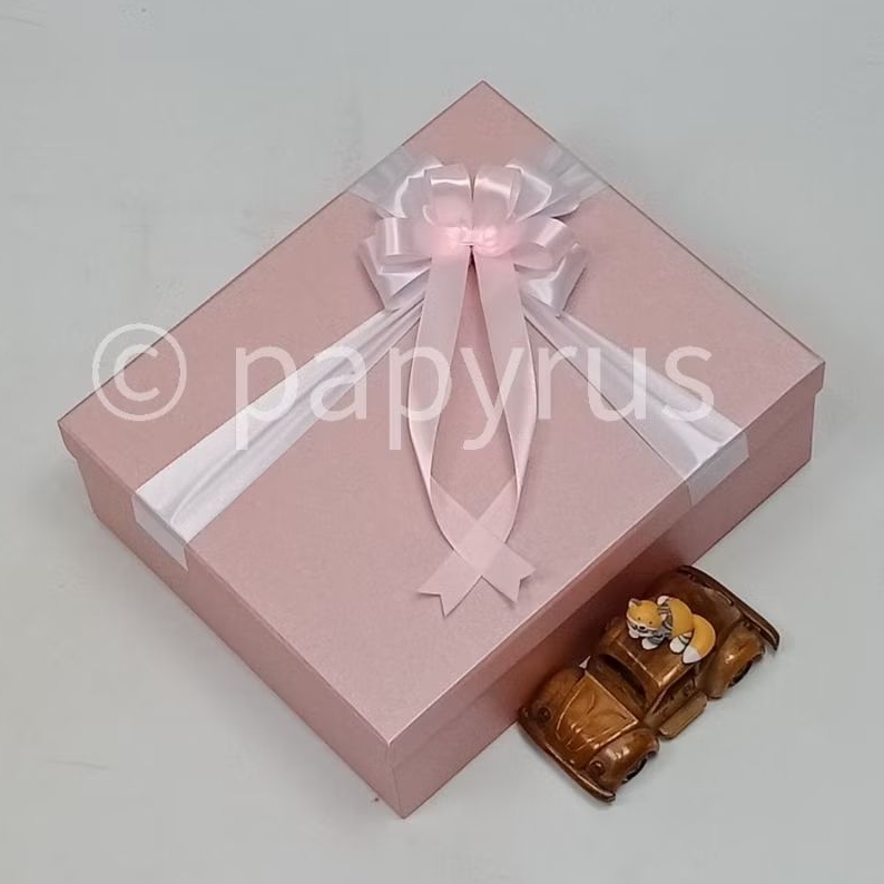 

PAPYRUS 25x30 Tinggi 10cm Kotak Kado Gift Box Hardbox Hampers Hadiah V3
