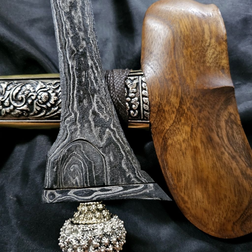 Keris Brojol Dwipamor Batu Lapak Wengkon Isen Tangguh Est. Tuban