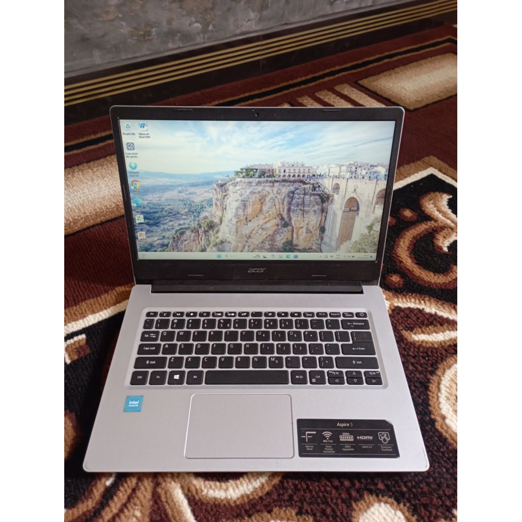 Laptop Acer Aspire 3 A314 - 35 - RAM 4GB - SSD 256GB Bekas