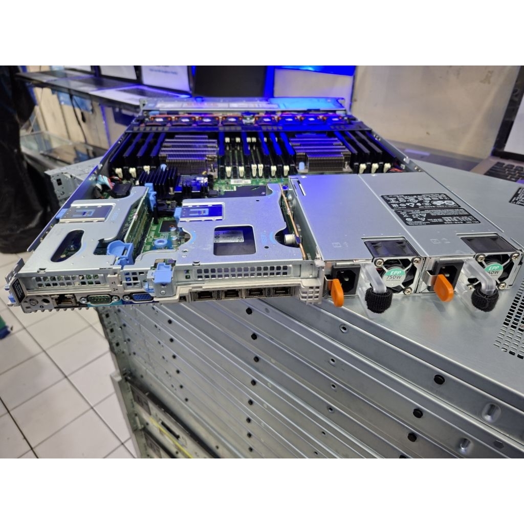 SERVER DELL EMC POWEREDGE R640 BERBONE