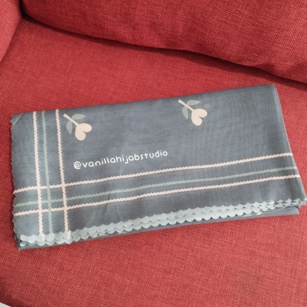 PL Scarf Vanilla Hijab