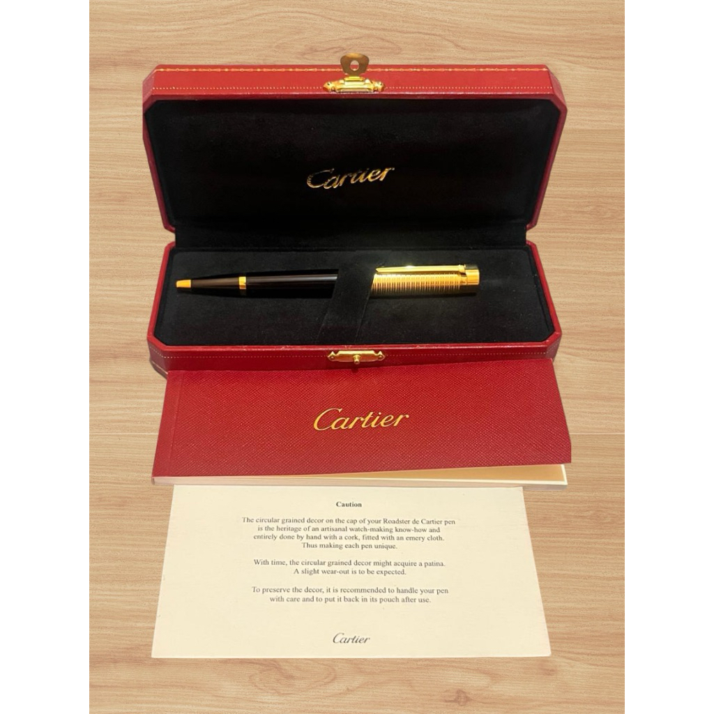 

CARTIER ROADSTER BALLPOINT PEN ORIGINAL BOX & GARANSI – LUXURY PREMIUM EXCLUSIVE