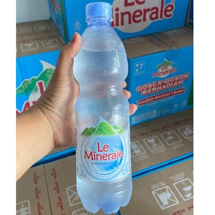 

LE MINERALE AIR MINUM BOTOL 600ML 1 DUS ISI 24PCS
