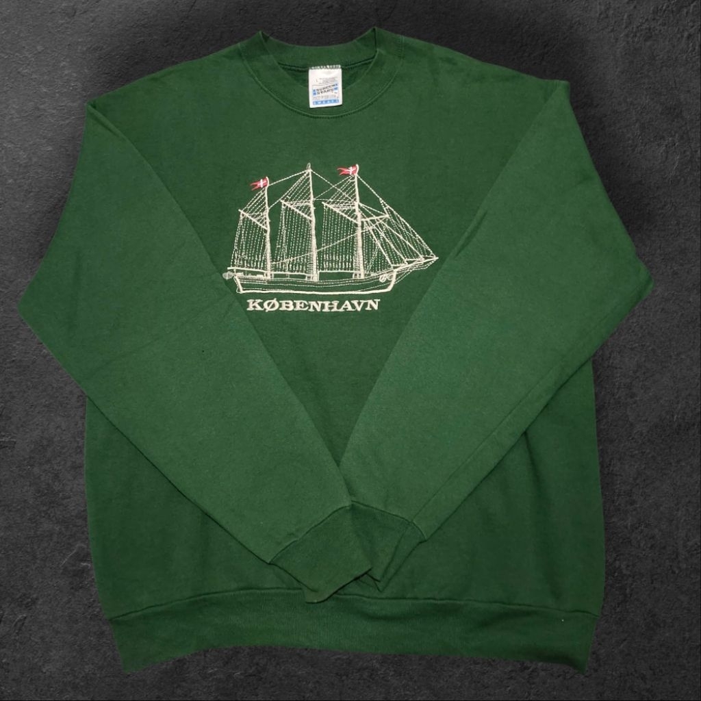 crewnick.sweeter screen stars