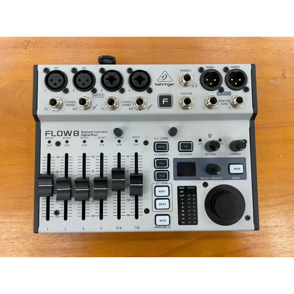 Digital mixer behringer flow 8