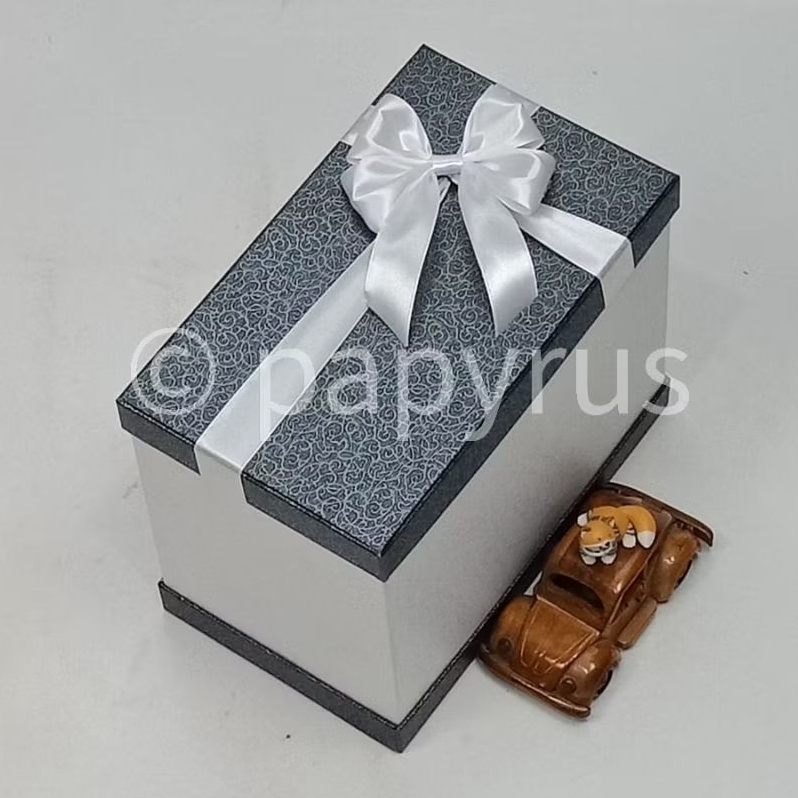 

PAPYRUS Sandwich 15x25 Tinggi 30cm Kotak Kado Gift Box Hardbox Hampers Hadiah V1