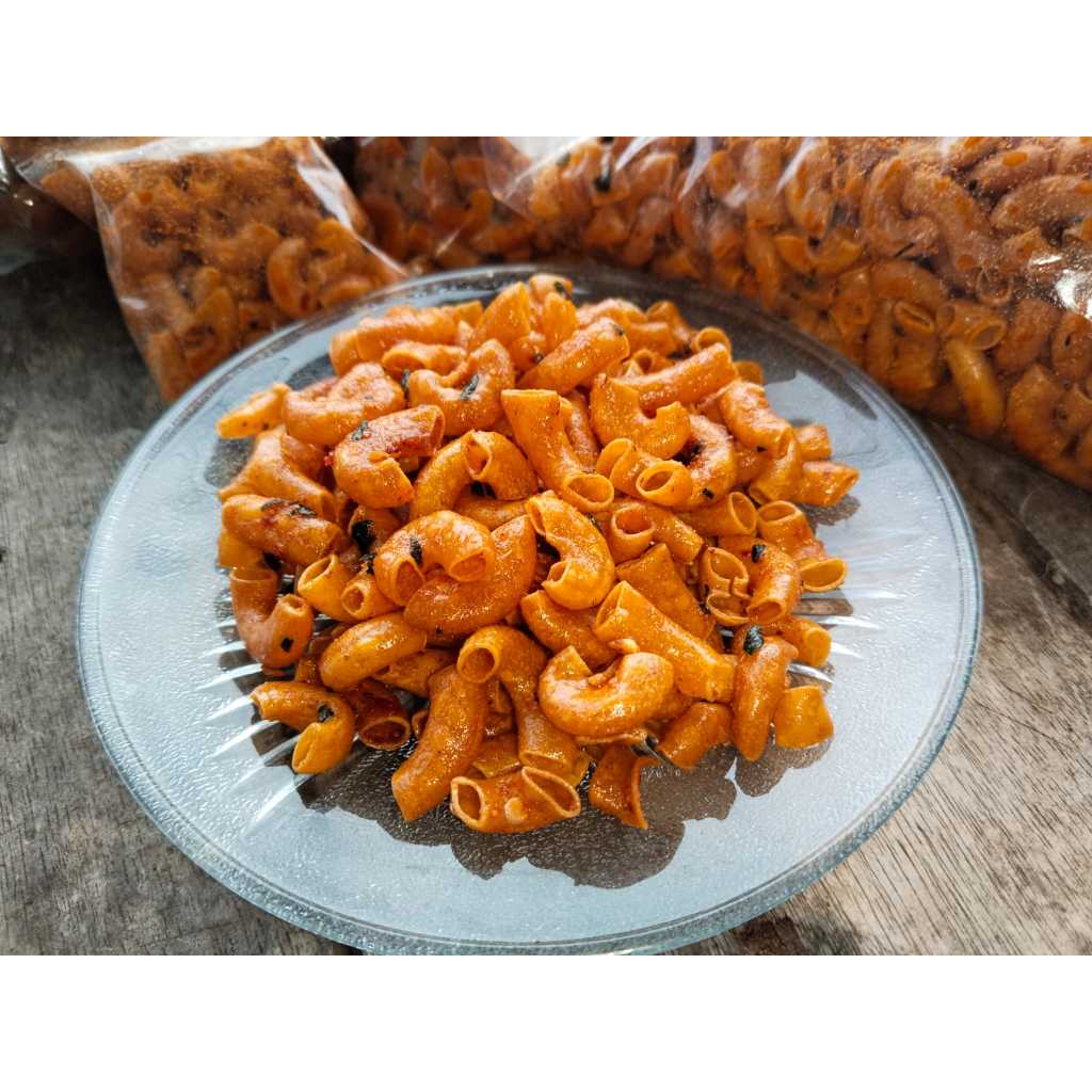 

Makaroni cikruh renyah cemilan enak gurih pedas daun jeruk