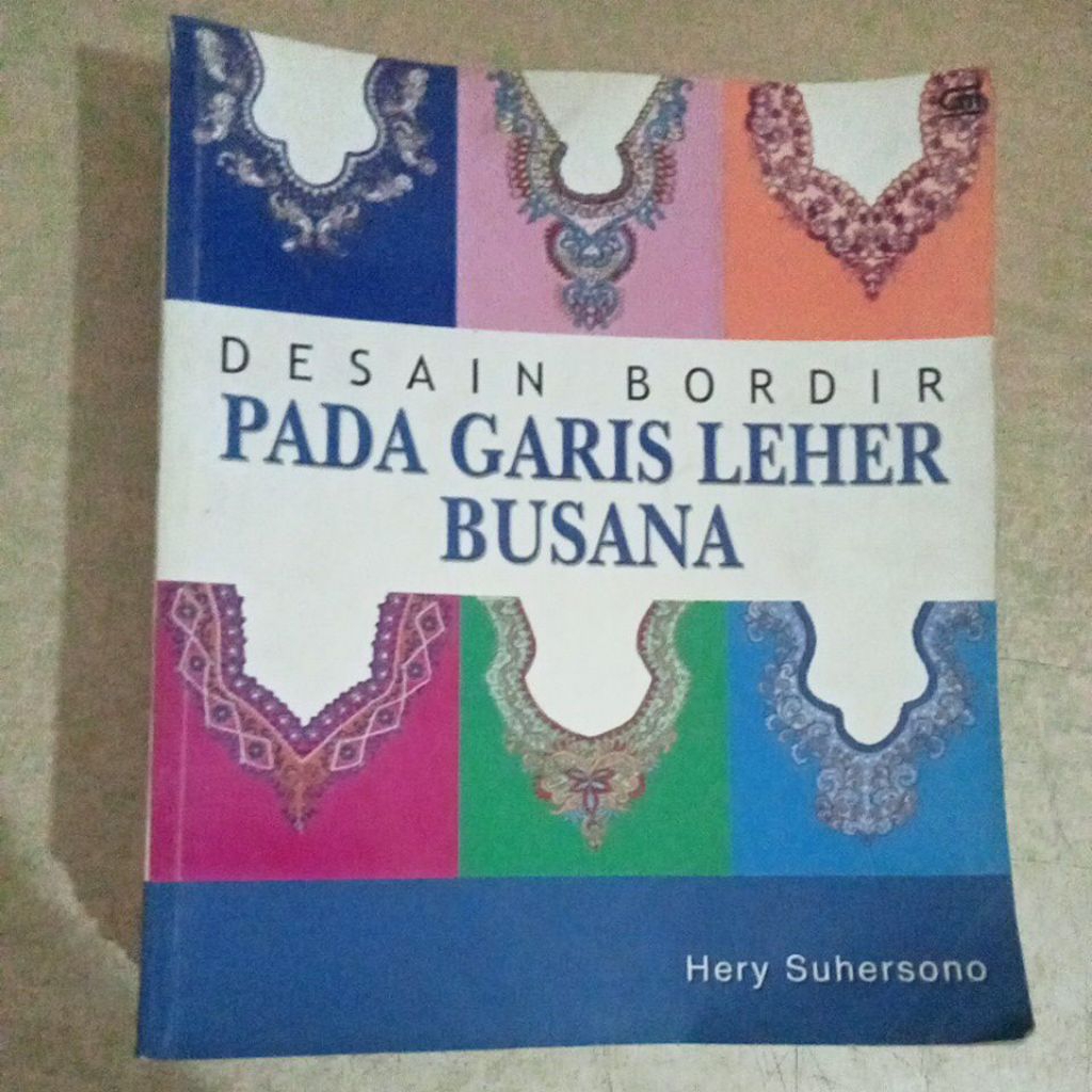 Buku Desain Bordir dan Buku Reka Busana